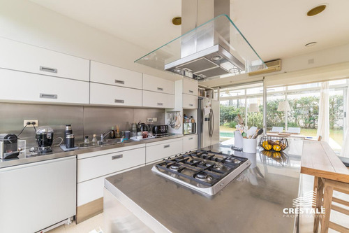 Casa 3 Dormitorios Muy Amplios En Venta - Kentucky, Funes