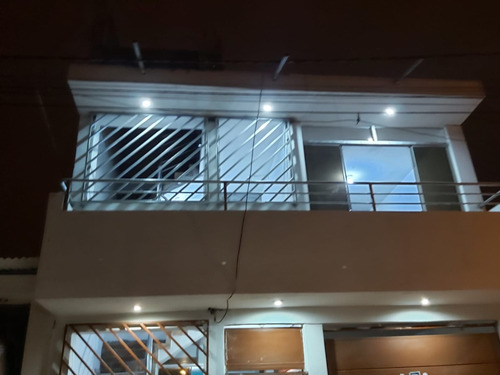 Alquilo Departamento Urb. Sta. Margarita 3ra. Et. (2do. Nivel) (ref. : A Una Cuadra De Maxi Bodega Av. Principal)