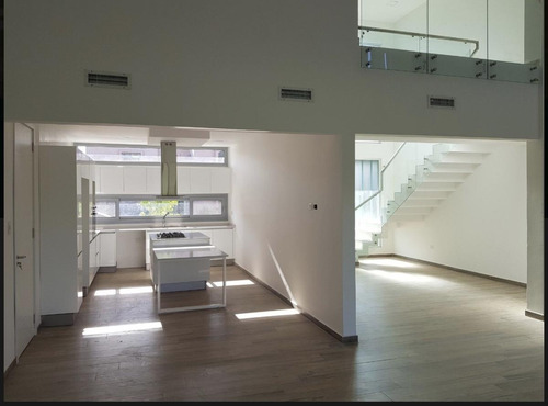 Imagen 3 de 9 de Excelente Casa A Estrenar En Weston Barrio Cerrado.