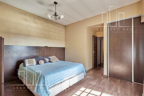 Casa Venta 4 Ambientes Moron Patio Cochera Balcon Jardin