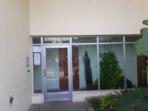 Imagen 2 de 9 de Departamento En Venta En Lanús