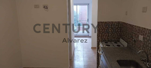 Imagen 2 de 10 de Venta Departamento 2 Amb Sarandi