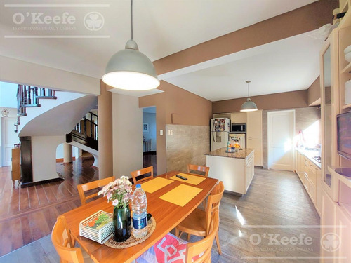 Imagen 15 de 30 de Casa En Venta De Cinco Ambientes Con Quincho Y Vista Al Fondo A Golf En Abril Club De Campo