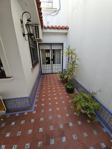 Casa Lote Propio 5 Amb. Con Jardín Y Pileta Floresta