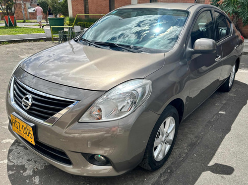 Nissan Versa 1.6 Advance