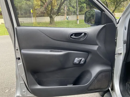 Nissan NP300 Frontier 2.5 Mt 4x2 2019