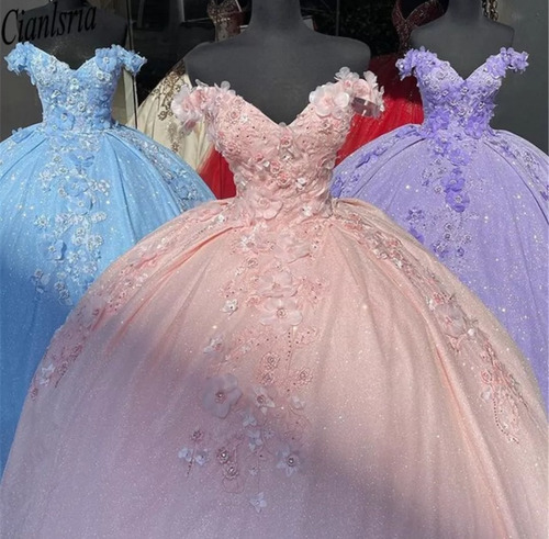 Hermoso Vestido De Quinceañera Con Tul Brillante Y Flores