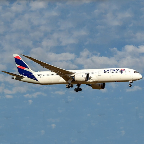 Imagen 6 de 6 de Latam, Avion Boeing 787, Esc 1:400, 100% Metálico