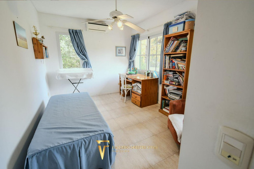 Casa En Saint Thomas Norte - Alquiler - 6 Ambientes - Categoría