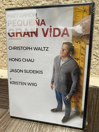 Pequeña Gran Vida Matt Damon Christoph Waltz Kristen Wiig