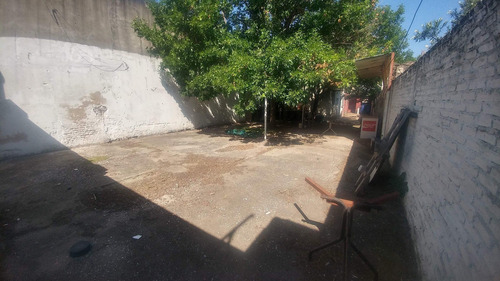 Imagen 4 de 13 de Dos Locales Con Terreno En Avenida Zona Sur