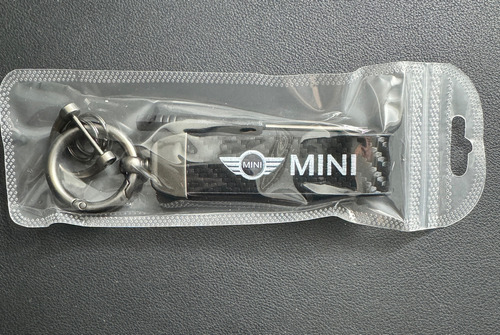 Llavero Auto Mini Couper Cuero Y Zinc En Caja Gancho Colgar Color Negro