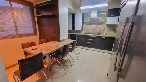 Apartamento En Venta En El Parral, Valencia 287518 Lz