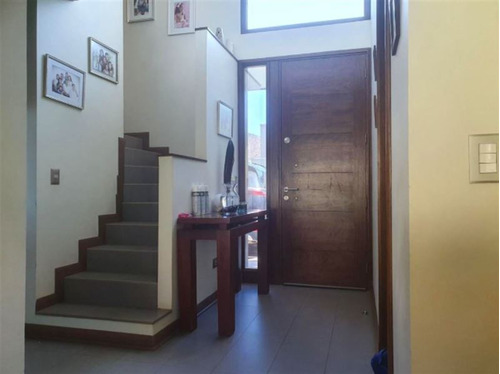 Casa En Venta De 3 Dorm. En Colina