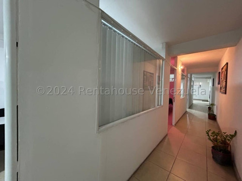 Milagros Inmuebles Edificio Venta Barquisimeto Lara Zona Centro Economica Residencial Economico Comercial Código Inmobiliaria Rent-a-house 24-21257