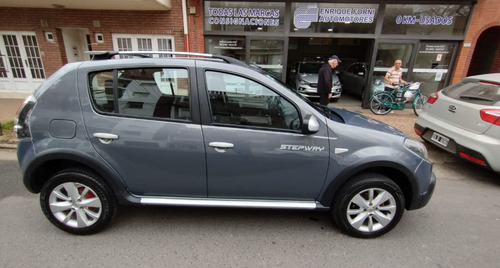 Renault Sandero Stepway 1.6 Confort 105cv