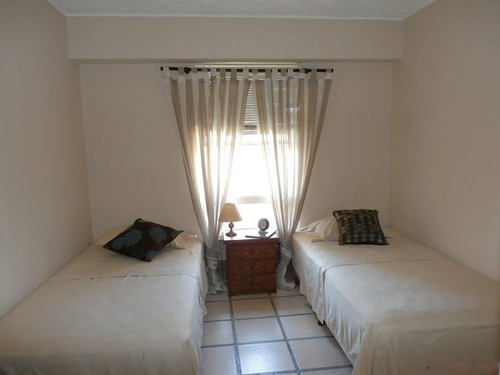 Bello Apto Duplex. Con Terraza. Jorge Coll. Pampatar