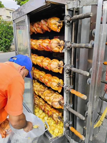 Mercado Com Espaço De Restaurante