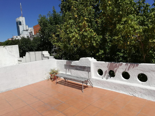 Residencia Estudiantil Femenina En Montevideo, Tres Cruces.