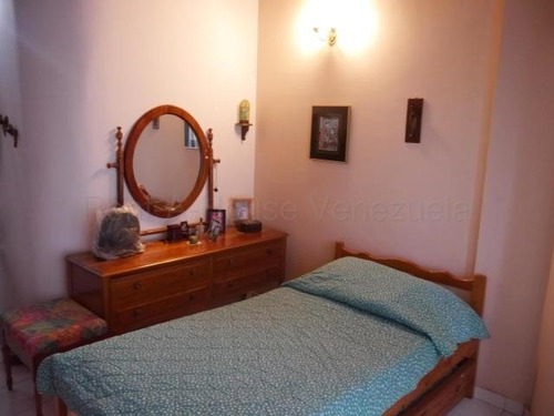 Imagen 10 de 30 de Casas En Venta En Zona Del Este Barquisimeto - Lara Cod Ref # 22-23242 / Marisela Rodriguez 0 4 1 2 1 5 1 8 8 9 3 /mr/remodelados/modernas/a Remodelar/precios Economicos/oportunidad De Inversion!