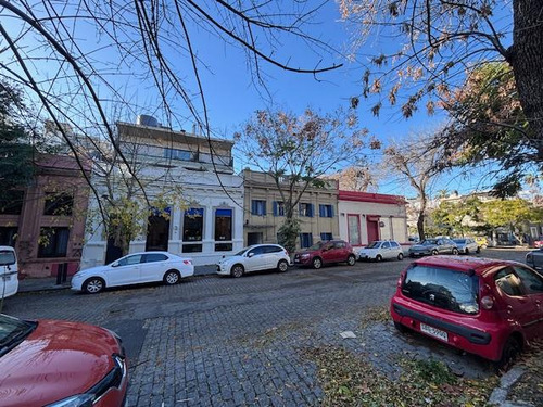 Departamento En Planta Baja En Vazquez Y Vega Esq Sarmiento