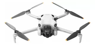 Mini drone DJI DJI Mini 4 Pro RC 2 Fly More Combo con cámara 4K gris 5.8GHz 3 baterías