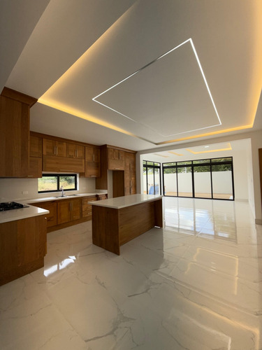 Residencial Exclusivo De Casas En Venta, Santiago