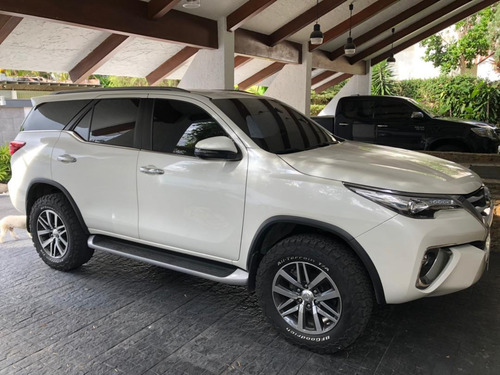 Imagen 2 de 9 de Toyota Fortuner Dubai Sr5
