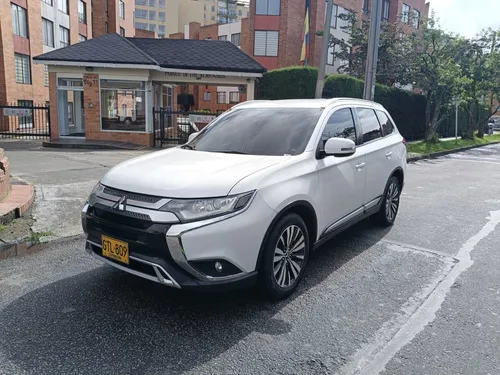 Mitsubishi Outlander Kaiteki 2.4 Full 4x4 At 7 Psj 2020