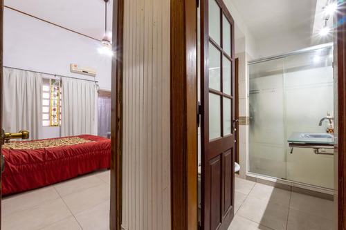 Venta - Casa De 3 Dormitorios, Patio Con Parrillero Y Terraza. Echesortu, Rosario.