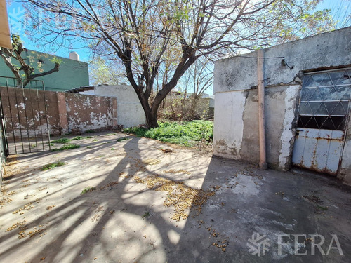 Venta Casa 3 Ambientes Con Patio En Temperley Este