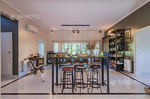 Imagen 11 de 30 de Casa En Venta En Barrio Privado Septiembre Con Seis Dormitorios - Maroto Propiedades-