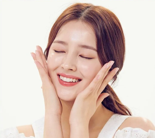 Imagen 4 de 4 de Some By Mi Yuja Niacin Brightening Sleeping Mask Manchas