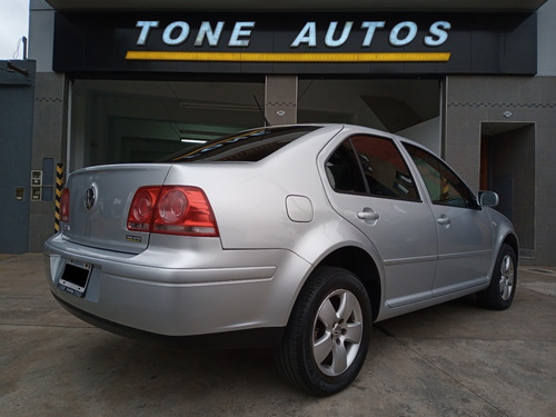 Volkswagen Bora 2013 2.0 Trendline
