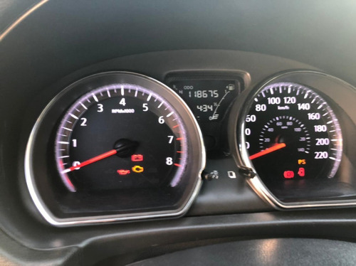 Imagem 10 de 14 de Nissan Versa 1.6 S Sedã 2017