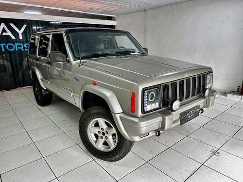 Jeep Cherokee 2.5 Sport 4x4 V8 Turbo Diesel 4p Manual