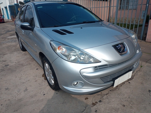 Imagen 4 de 14 de Peugeot 207 2012 1.4 Sedan Xs