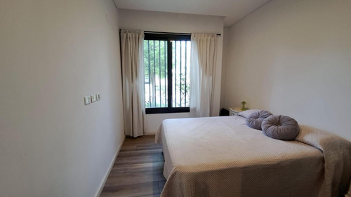 Casa En Venta - 3 Dormitorios 3 Baños - 715mts2 - Pilar