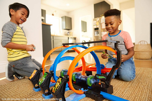 Amplificadores Motorizados Hot Wheels Corkscrew Crash Track