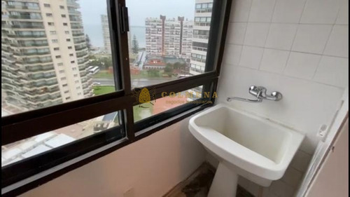 Muy Lindo Apartamento De 3 Dormitorios Con Balcon. Ubicado En La Brava, Con Muy Buena Vista.-ref:787