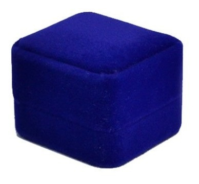 Imagen 4 de 4 de Caja Anillo Aros Joyas Terciopelo Rojo Fondo Negro