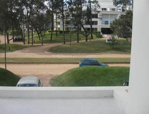 Casa En Venta De 3 Dormitorios En Complejo Solanas Barrio Cerrado, Punta Del Este.