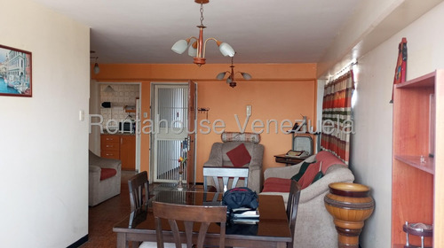 Maria E. Vende Con Excelente Ubicación Y Amoblado Apartamento En Centro, Lara#25-18761**3h 3b 95m2