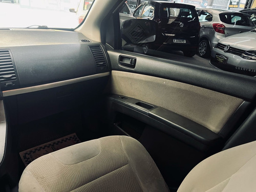 Nissan Sentra 2.0 Flex 4p