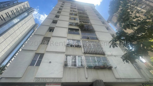 Se Alquila Apartamento En Zona Residencial Y Céntrica En El Recreo, 23-24083jl