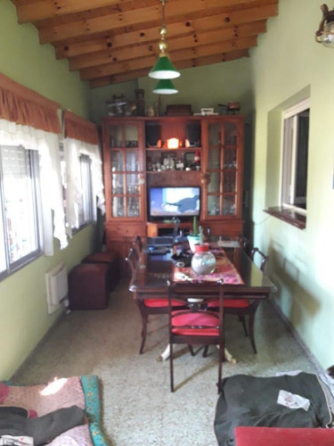 Casa Venta 2 Dormitorios 2 Baños Jardin Pileta Cochera 120 Mts 2 - Terreno 10 X 40 Mts - 400 Mts 2 - Quilmes Oeste