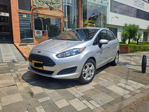 Ford Fiesta 1.6 Sportback Se Mecánica