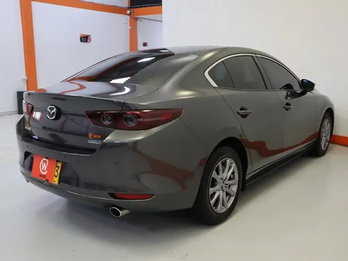 Mazda 3 TOURING 2.0 MT 6AB 4P