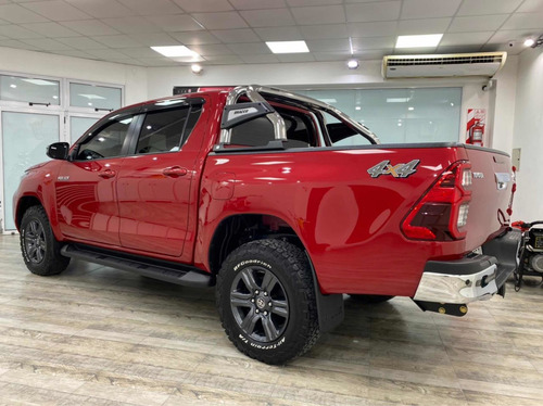 Toyota Hilux Srv 4x4 M/t 204 Cv