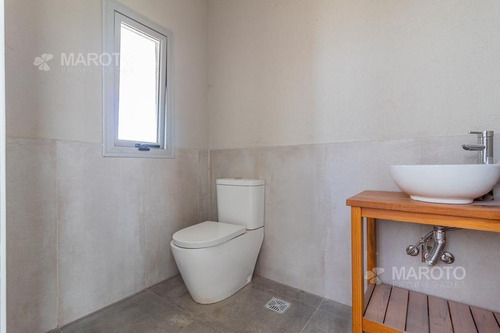 Imagen 18 de 30 de Casa En Venta En Barrio Puertos Del Lago - Maroto Propiedades